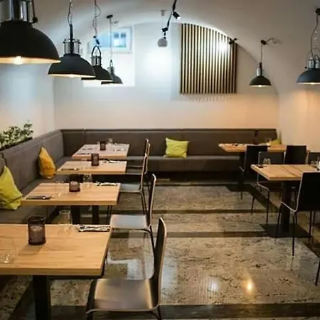 Discover - 3 Rakowicka St - Classic Near Main Station - Netflix Lejlighed