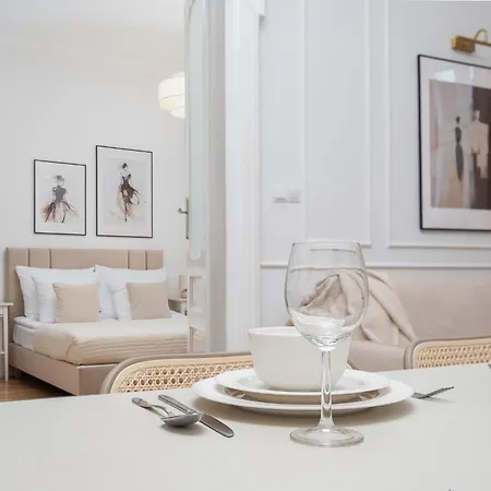 Discover - 3 Rakowicka St - Classic Near Main Station - Netflix Apartamento