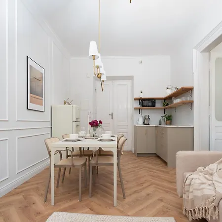 Discover - 3 Rakowicka St - Classic Near Main Station - Netflix Apartamento *