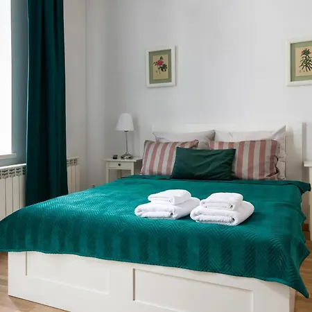 Discover - 3 Rakowicka St - Classic Near Main Station - Netflix Krakow