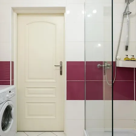 Discover - 3 Rakowicka St - Classic Near Main Station - Netflix * Krakow