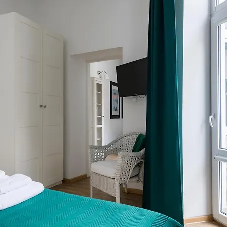 Discover - 3 Rakowicka St - Classic Near Main Station - Netflix Apartment