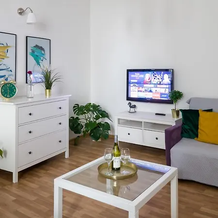 Discover - 3 Rakowicka St - Classic Near Main Station - Netflix Apartment Krakow