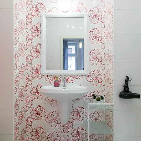 Apartment Discover - 3 Rakowicka St - Classic Near Main Station - Netflix Krakow