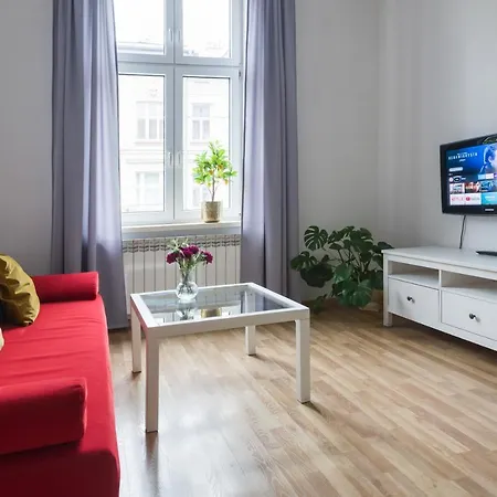 Discover - 3 Rakowicka St - Classic Near Main Station - Netflix Appartamento