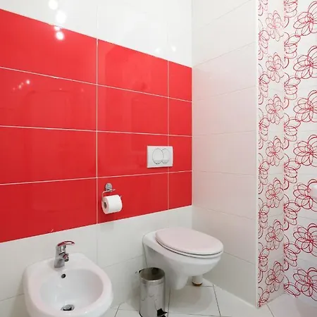 Discover - 3 Rakowicka St - Classic Near Main Station - Netflix Appartamento