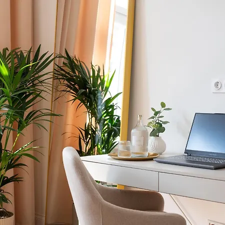 Discover - 3 Rakowicka St - Classic Near Main Station - Netflix 公寓