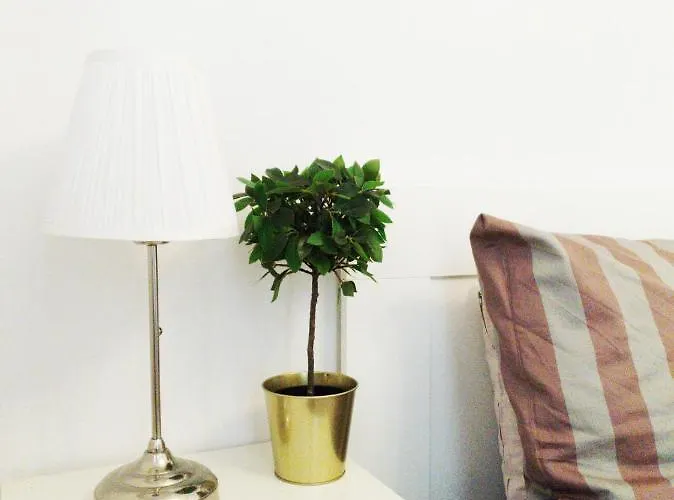 Discover - 3 Rakowicka St - Classic Near Main Station - Netflix Apartment