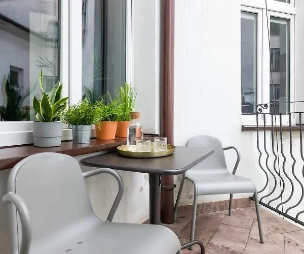 Apartment Discover - 3 Rakowicka St - Classic Near Main Station - Netflix Krakow