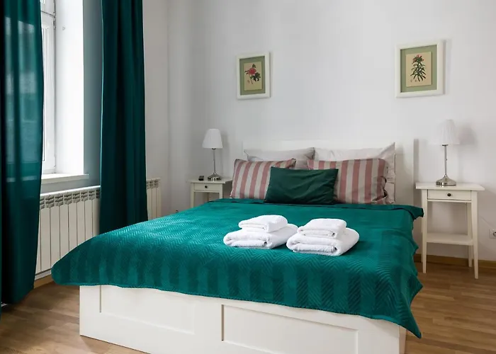 Discover - 3 Rakowicka St - Classic Near Main Station - Netflix Krakow