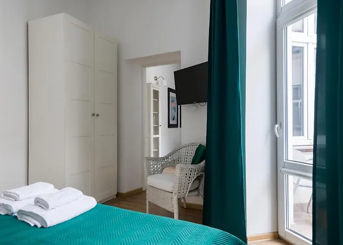 Discover - 3 Rakowicka St - Classic Near Main Station - Netflix Apartment