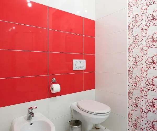 Discover - 3 Rakowicka St - Classic Near Main Station - Netflix Apartment