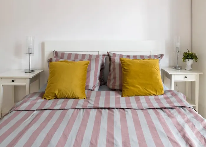 Discover - 3 Rakowicka St - Classic Near Main Station - Netflix Apartment