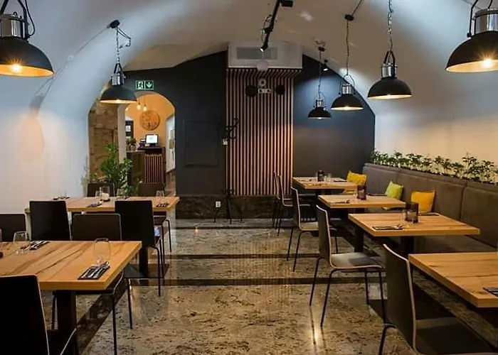 Apartment Discover - 3 Rakowicka St - Classic Near Main Station - Netflix *