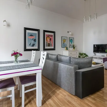 Discover - 3 Rakowicka St - Classic Near Main Station - Netflix Lägenhet *